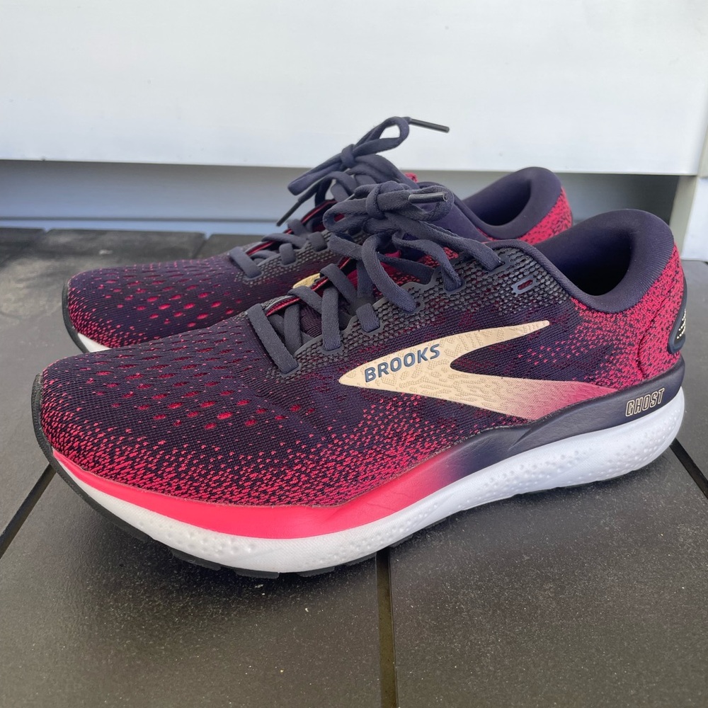 Women's Brooks Ghost 16, Peacoat/Raspberry/Apricot SZ 8.5 Worn Twice